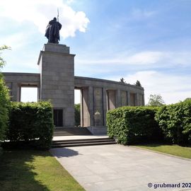 Sowjetisches Ehrenmal Tiergarten - Rückseite