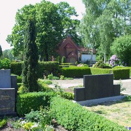 Blick zur Trauerhalle/Kapelle