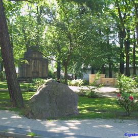 Gedenkhain Erkner mit den Denkmälern für die Opfer beider Weltkriege