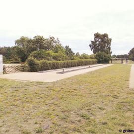 Friedhof - Massengrab am Kommandantenhof