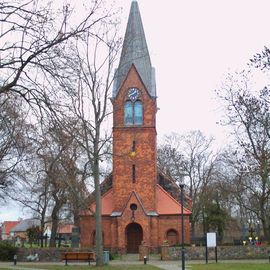 Dorfkirche &amp; Alter Friedhof