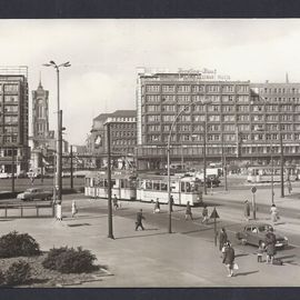 Alexanderplatz auf einer Ansichtskarte von 1966