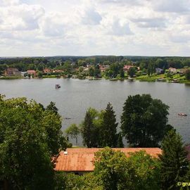 Blick vom Turm der Johanniterkirche auf den Mirower See