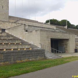 Maifeld - Haupttribüne