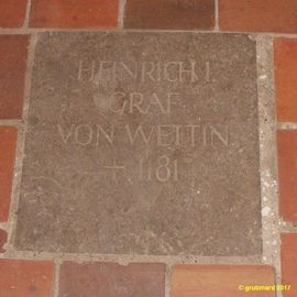Grabplatte &uuml;ber dem Grab von Graf Heinrich I. v. Wettin (gest. 1181)