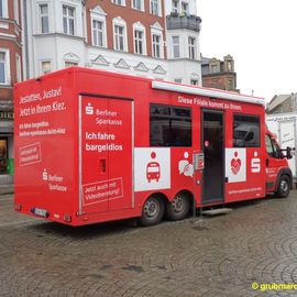 Mobile Sparkassenfiliale auf dem Köpenicker Schlossplatz