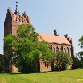 Dorfkirche Linum - Südseite - mit eiserner Turmkrone