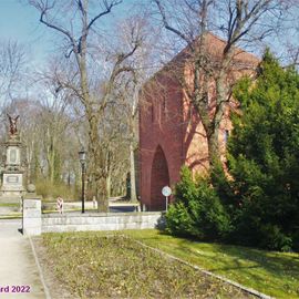 Eingang am Mühlentor mit Blick zum preußischen Kriegerdenkmal