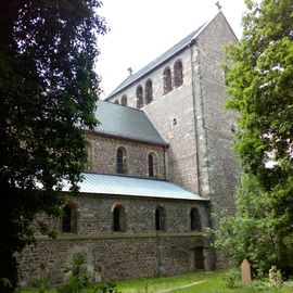Stiftskirche Petersberg - Friedhofseite