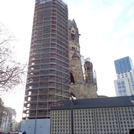 Kaiser-Wilhelm-Gedächtnis-Kirche - der eingerüstete Eiermann-Turm (01.2024)