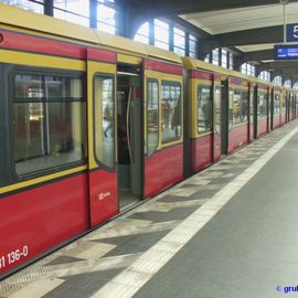 S-Bahnsteig, Gleis 5 Richtung Osten
