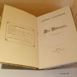 Erstausgabe von -Der Biberpelz- aus dem Jahr 1893