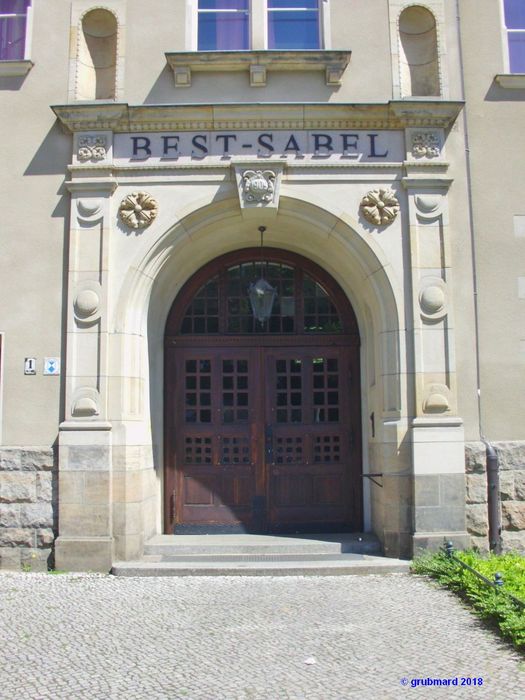 Haupteingang der BEST-Sabel Oberschule Köpenick