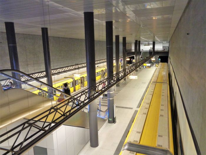 Nutzerbilder McDonald's und McCafé - im Berliner HBf (Hauptbahnhof)