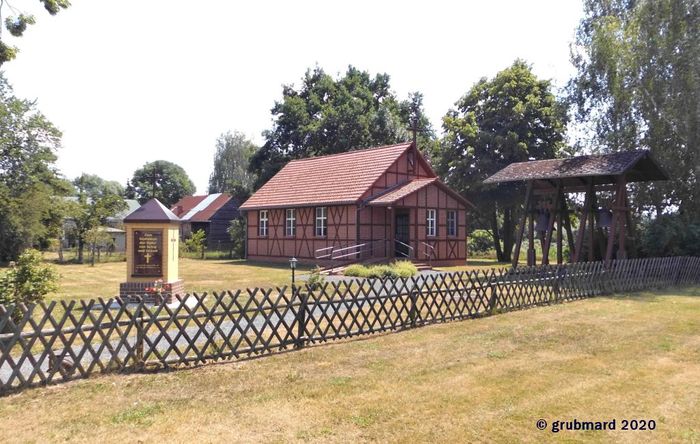 Denkmal auf dem Kirchhof Sophienthal