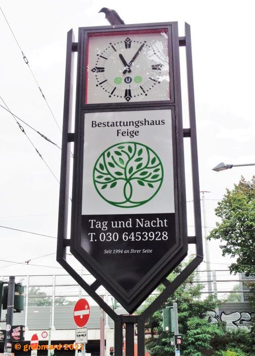 Reklame-Uhr am Bahnhof Friedrichshagen