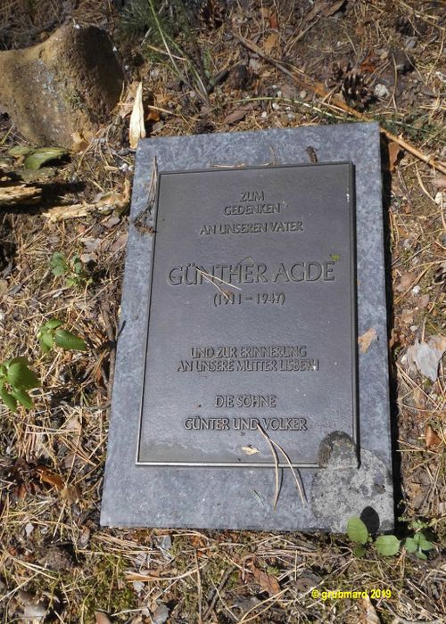 Waldfriedhof für Opfer des NKWD-Internierungslagers Sachsenhausen im Schmachtenhagener Forst