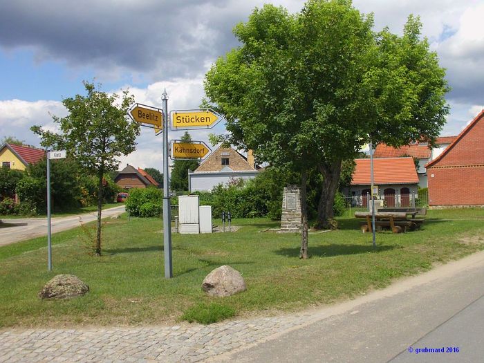 Denkmal für die sozialistische Umgestaltung der Landwirtschaft in Schlunkendorf (bei Beelitz)