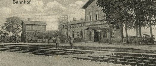 Bahnhof Briesen auf einer Postkarte von 1925