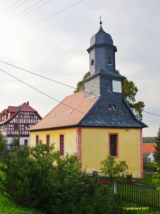 Dorfkirche und Friedhof/Kirchhof Strößwitz