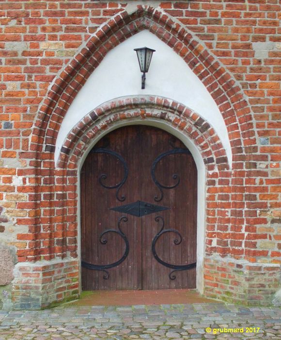 Hauptportal der Dorfkirche Mönchow