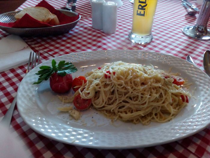Spaghetti Aglio (7,00 €)