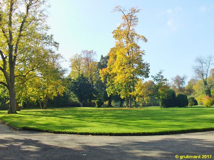 Schlosspark Altranft im Herbst