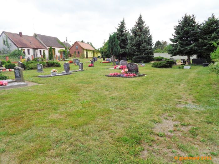 Friedhof-Kirchhof Düben