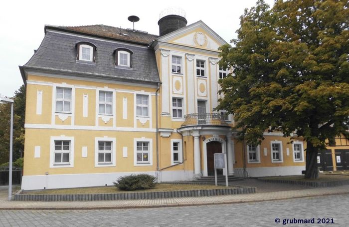 Schloss - Herrenhaus Kitzen von Süden (Straßenseite)