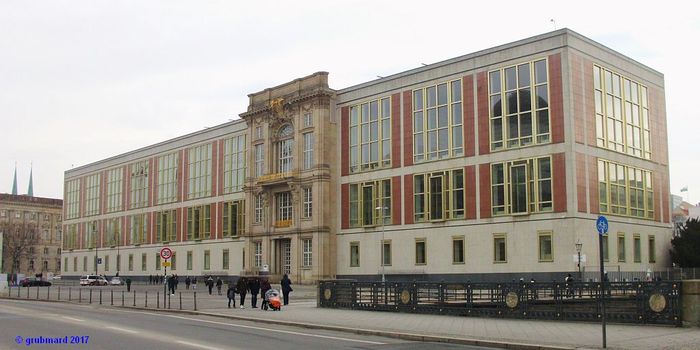 Die ESMT im ehemaligen DDR-Staatsratsgebäude