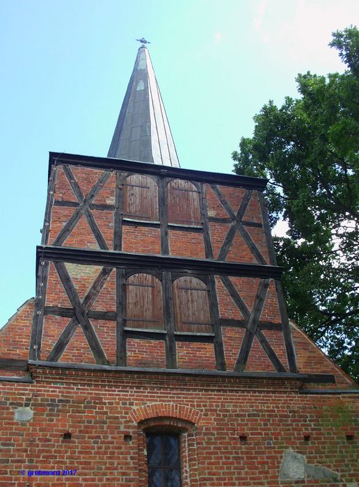Fachwerkturm der Dorfkirche Mönchow