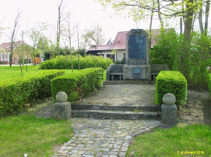 Deutsches Kriegerdenkmal 1914 - 1918 in Kienitz