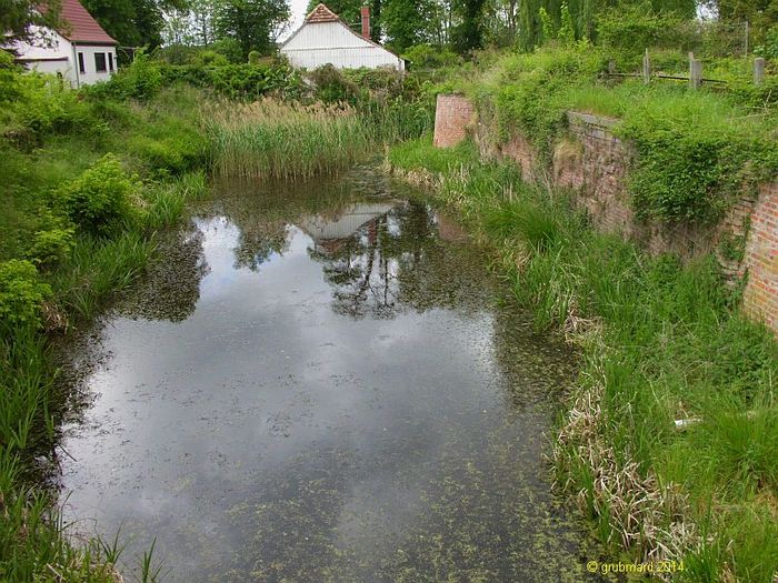 Schloss Gusow - Wassergraben