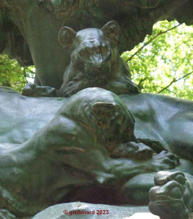 Bronzeskulptur »Löwengruppe« - Die Löwenkinder