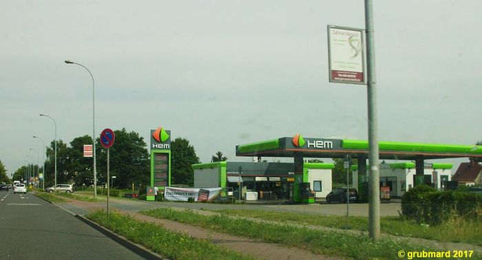 HEM-Tankstelle Schönefeld an der Grenze zu Berlin-Rudow
