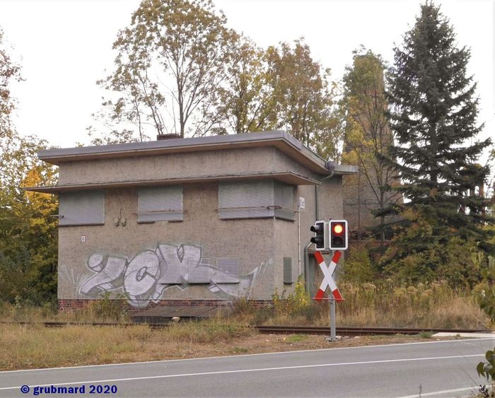 Stillgelegtes Stellwerk Trebnitz am Bahnhof