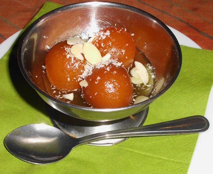 Dessert Gulab Jamun (2,50 €)