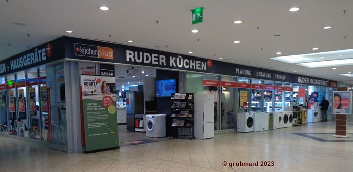 Ruder Küchen im Untergeschoss des Forum Köpenick