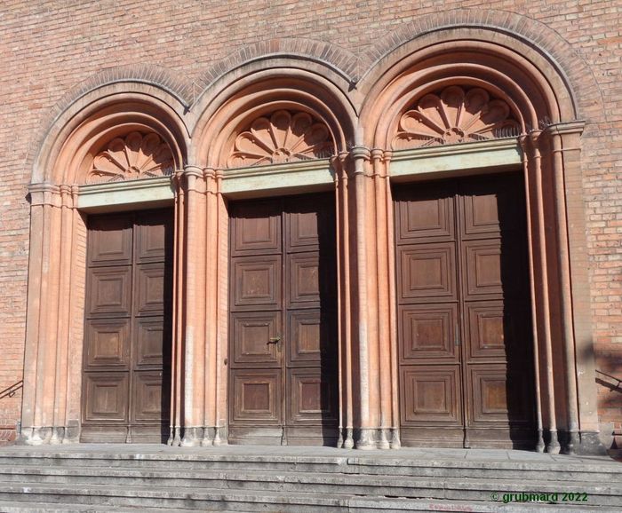 Die 3 Kirchentüren