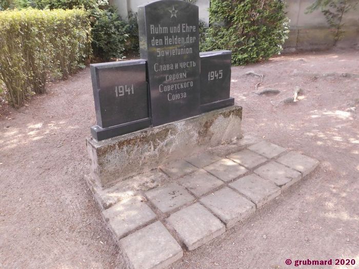 Sowjetischer Ehrenfriedhof Friedersdorf - Denkmal