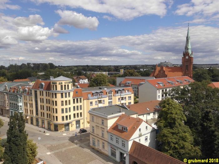 Blick vom Hungerturm auf die südöstlichen Stadtteile mit Herz-Jesu-Kirche vor der Stadtmauer