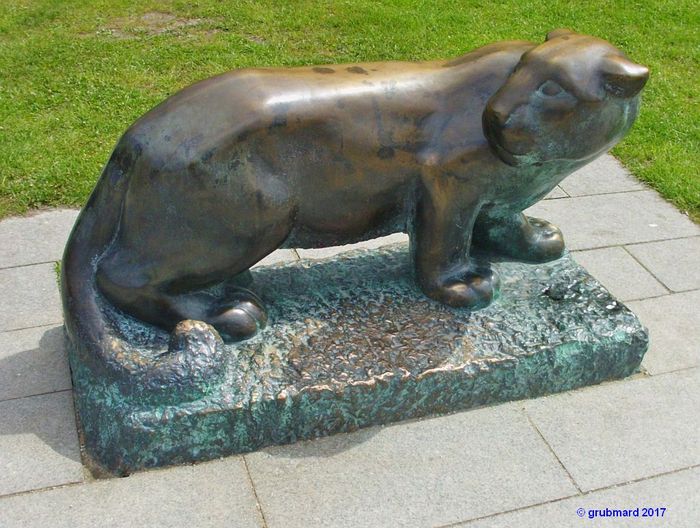 Bronze-Skulptur Pantherkatze von Heinrich Drake im Luisenhain Köpenick