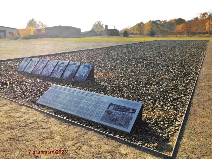 Gedenkstätte Station Z - Standort der 'Genickschussbaracke', wo 1941 in 10 Wochen 10.000 sowjetische Kriegsgefangene ermordet wurden.