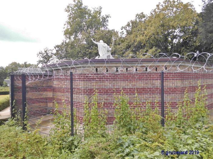 Wider dem alltäglichen Vandalismus - Hochsicherheitstrakt Rückseite Neptungrotte