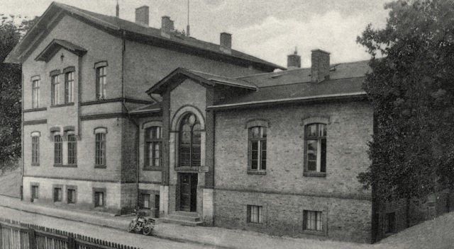 Bahnhof Briesen auf einer Postkarte von 1940