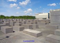 Bild zu Denkmal für die ermordeten Juden Europas (Holocaust-Mahnmal)