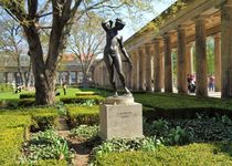 Bild zu Bronze-Skulptur »Diana« an der Alten Nationalgalerie