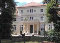 Bild zu Herrenhaus & Bredow-Haus Löwenbruch (Gutshof Löwenbruch)