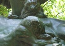 Bild zu Bronzeskulptur »Löwengruppe« im Großen Tiergarten