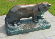 Bild zu Bronze-Skulptur »Pantherkatze« im Luisenhain